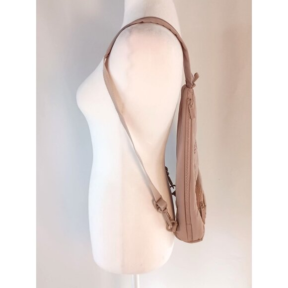 Reebok Women’s Maeve Convertible Crossbody Sling Backpack Mocha Excellent - Picture 13 of 14